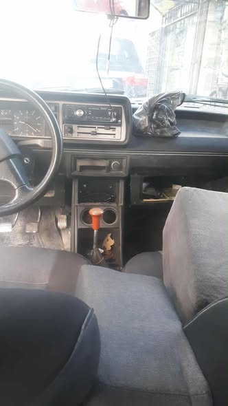 فولكس فاجن جولف 1976 - صورة 5