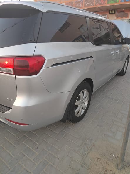 لاند روفر ديسكفري 2014 - صورة 4