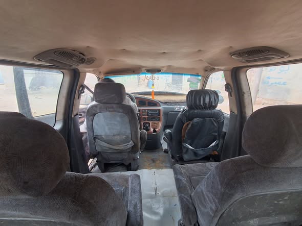 كيا كرنفال 2000 - صورة 2