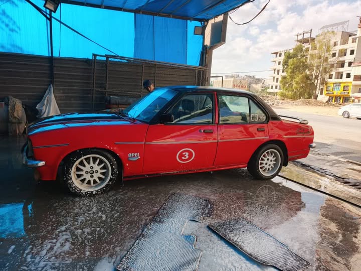 أوبل Rekord 1976