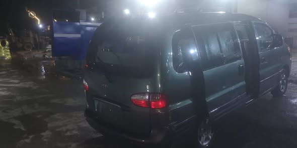 هيونداي H-1 1999 - صورة 2