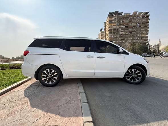 كيا كرنفال 2018 - صورة 3