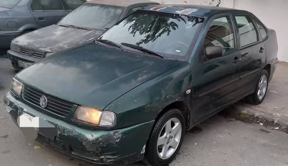 فولكس فاجن بولو 2000 - صورة 1