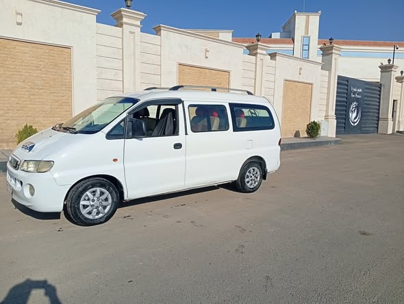 هيونداي H-1 2004 - صورة 2