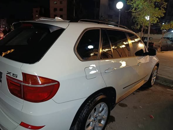 BMW X5 2012 - صورة 2