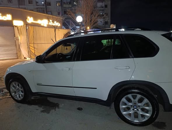 BMW X5 2012 - صورة 5