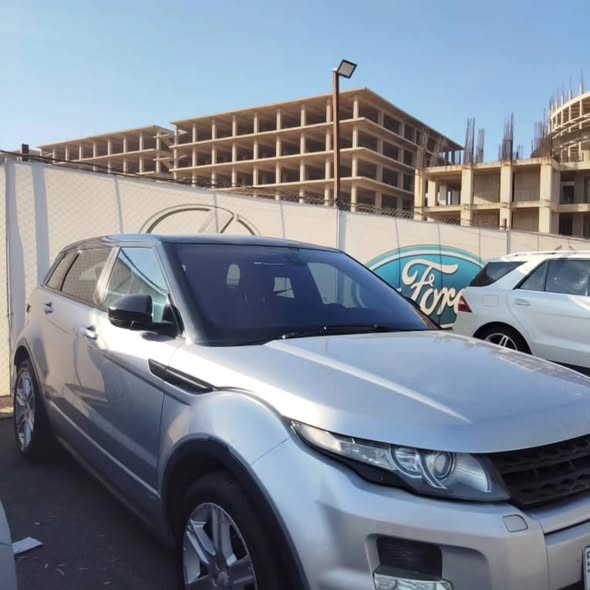 رينج روفر إيفوك 2015 - صورة 3