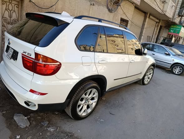 بي ام دبليو اكس 5 2012 - صورة 2