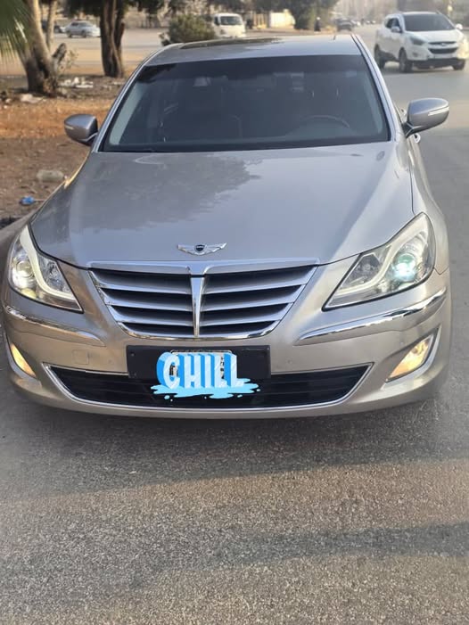 جينيسيس G80 2012