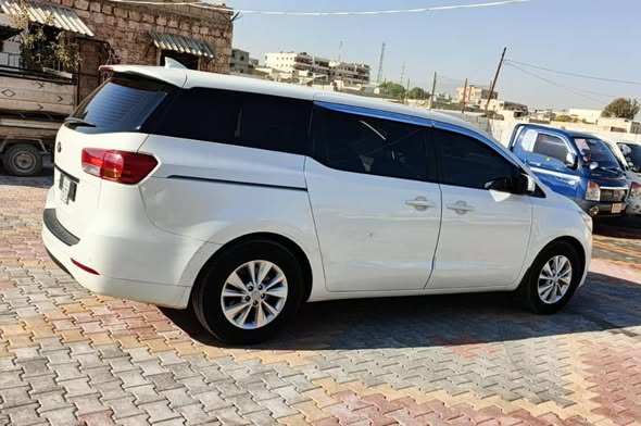 كيا كرنفال 2016 - صورة 5