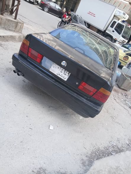 بي ام دبليو الفئة الخامسة 1992 - صورة 3