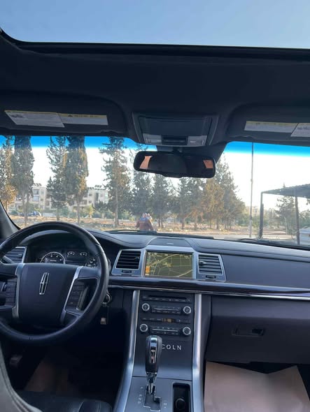 فورد لينكلون كرت 2010 - صورة 4