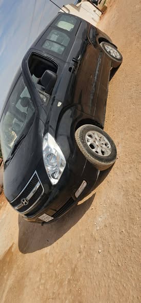 هيونداي جراند ستاركس 2010 - صورة 5