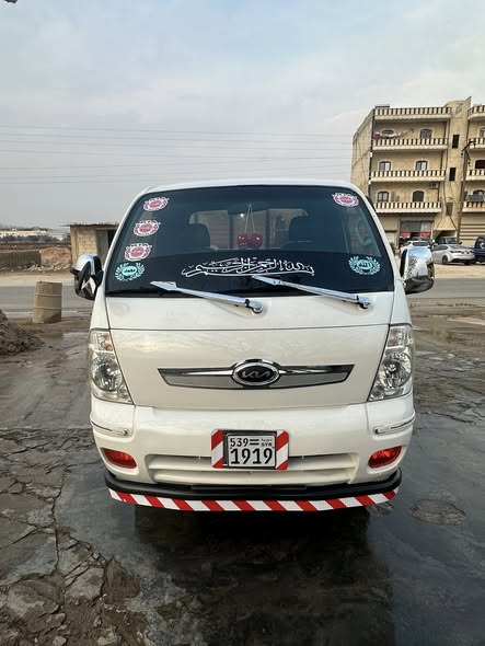 كيا ٤٠٠٠ اوربيسحب 2004 - صورة 1