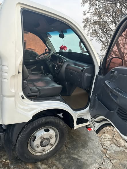 كيا ٤٠٠٠ اوربيسحب 2004 - صورة 3