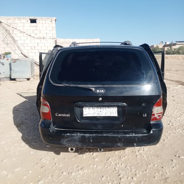 كيا قرنفال 2000 - صورة 1