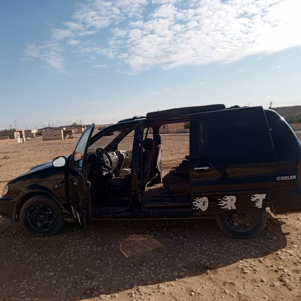 كيا قرنفال 2000 - صورة 2