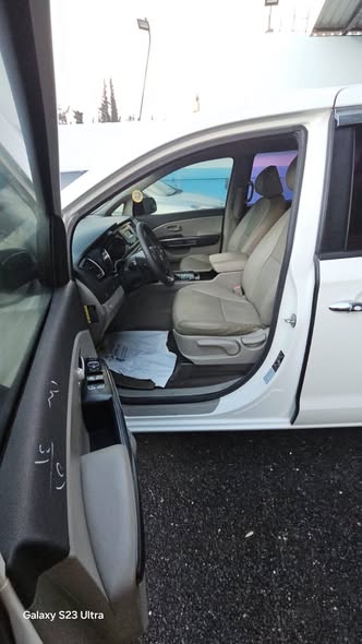 كيا كرنفال 2015 - صورة 4