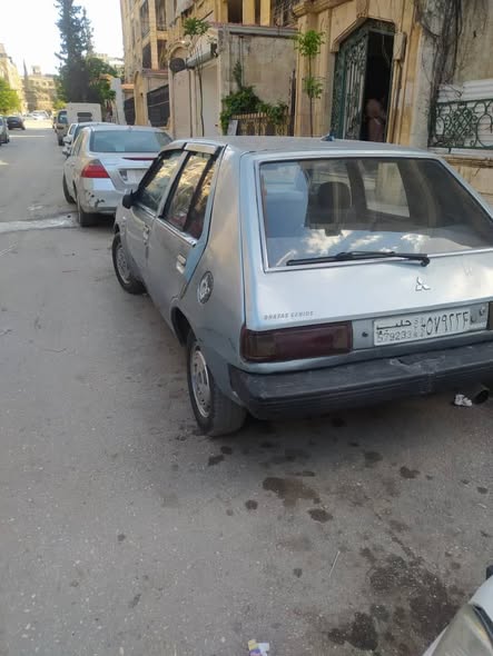 Mitsubishi كولت 1983 - صورة 4