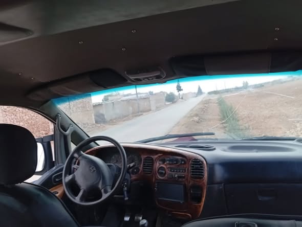 هيونداي ستاركس 1998 - صورة 4