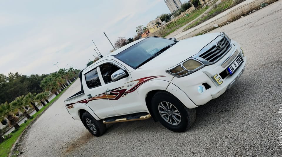 تويوتا هيلوكس 2014