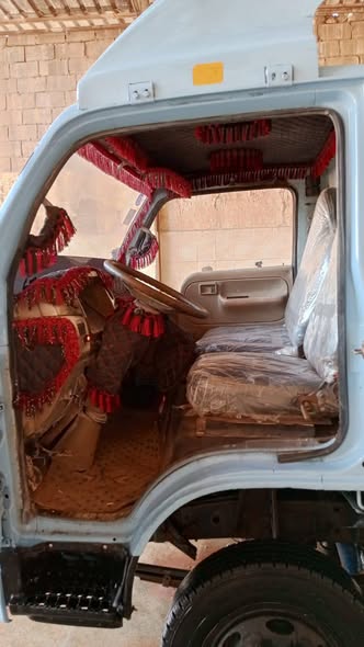 جيب لوجين 2005 - صورة 2