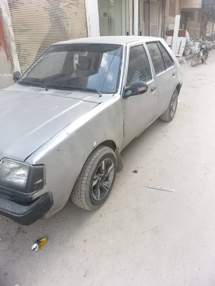 Mitsubishi كولت 1983 - صورة 4