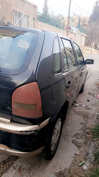 فولكس فوكس 2003 - صورة 1