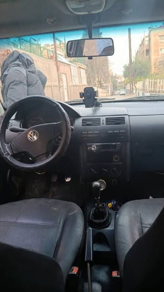 فولكس فوكس 2003 - صورة 2