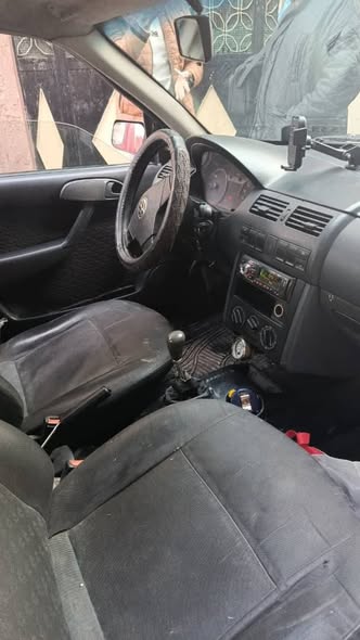 فولكس فوكس 2003 - صورة 5