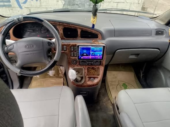 كيا كرنفال 2002 - صورة 5