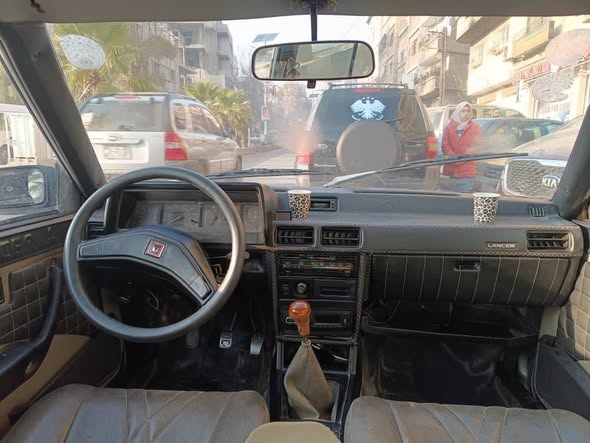 ميتسوبيشي لانسر 1983 - صورة 2