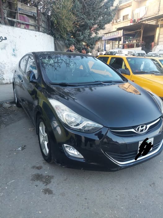 هيونداي افانتي 2012