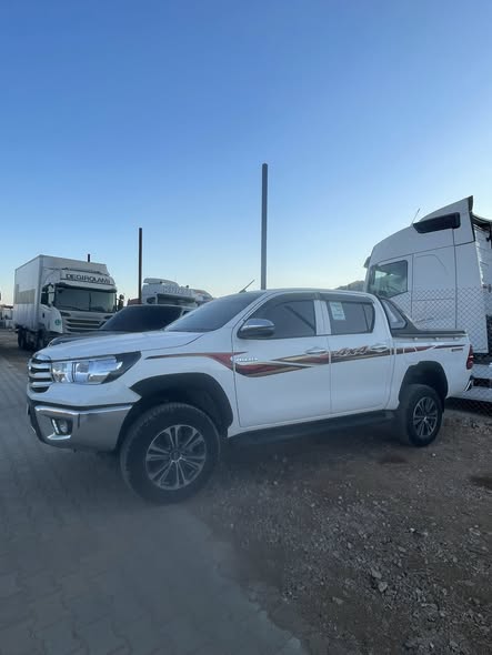 تويوتا هايلوكس 2025 - صورة 2