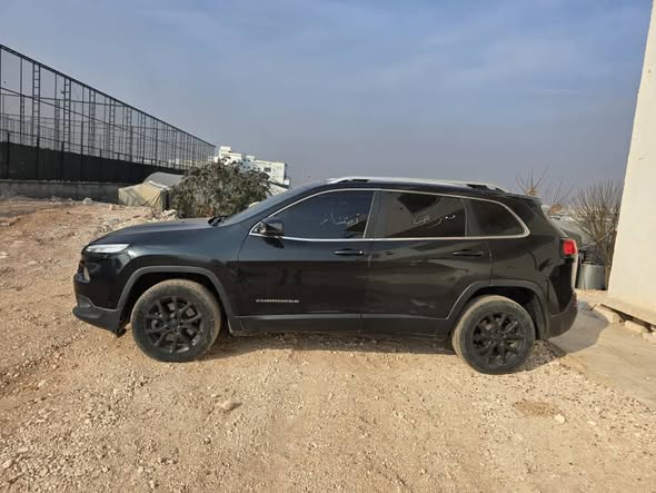 جيب شيروكي 2014 - صورة 2