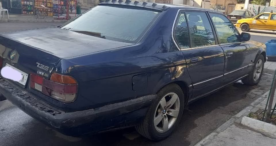 بي إم دبليو 735 1988
