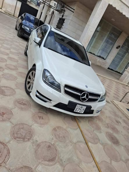 مرسيدس سي200 2012 - صورة 1