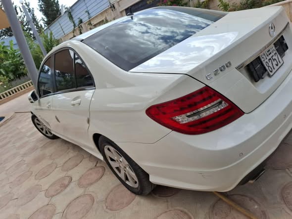 مرسيدس سي200 2012 - صورة 2