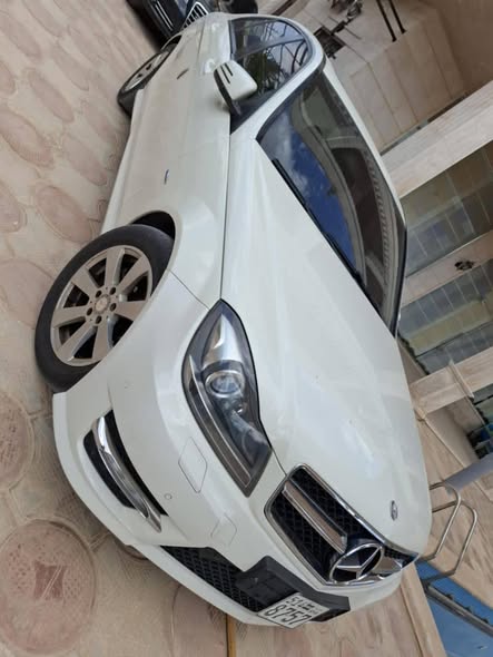 مرسيدس سي200 2012 - صورة 4