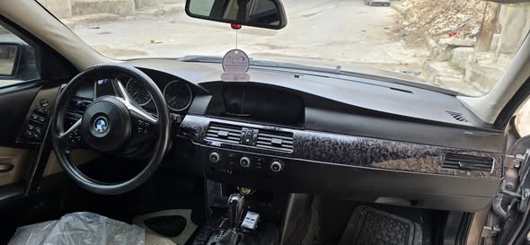 BMW 530 2006 - صورة 2