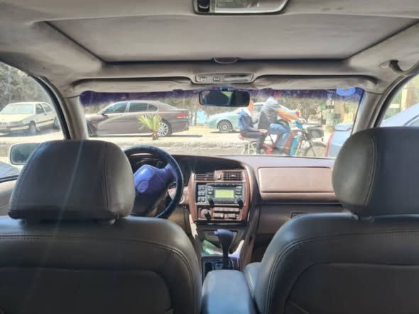 تويوتا افلون 1996 - صورة 2