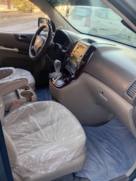 كيا كرنفال 2010 - صورة 2