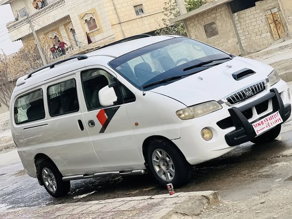 هيونداي H-1 2004 - صورة 1