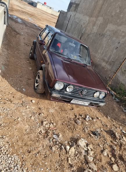 فولكس فاجن جولف 1976 - صورة 2