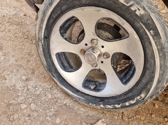 فولكس فاجن جولف 1976 - صورة 5