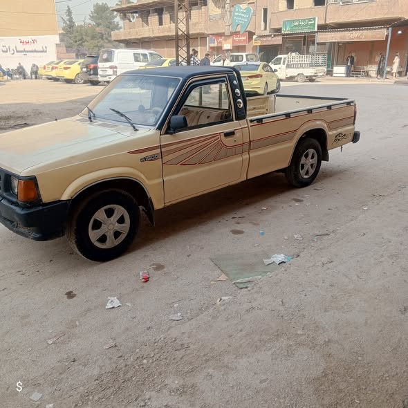 مازدا بيكاب 1992 - صورة 2