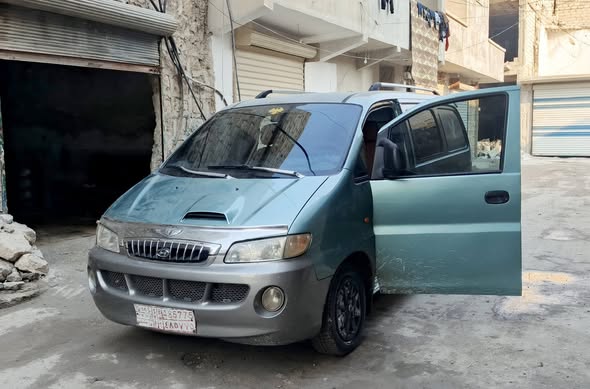 هيونداي ستاركس 2004 - صورة 1