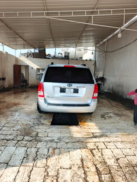 كيا كرنفال 2011 - صورة 2