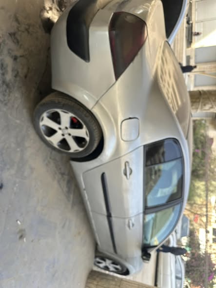 رينو ميغان 2008 - صورة 2