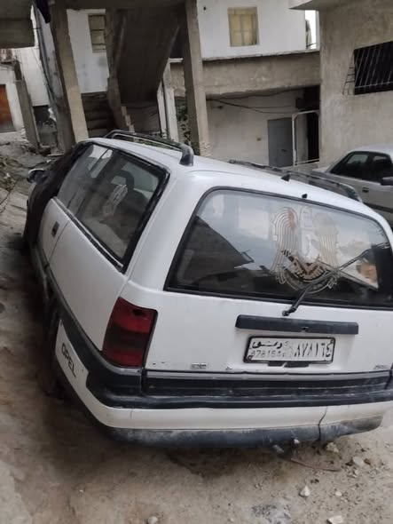 أوبل 94 1994 - صورة 1